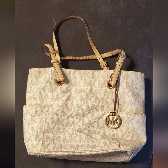 Michael Kors tote - Picture 1 of 8
